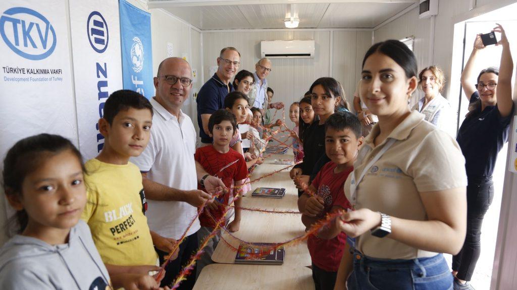 Allianz, UNICEF ile Birlikte Deprem Bölgesini Ziyaret Etti