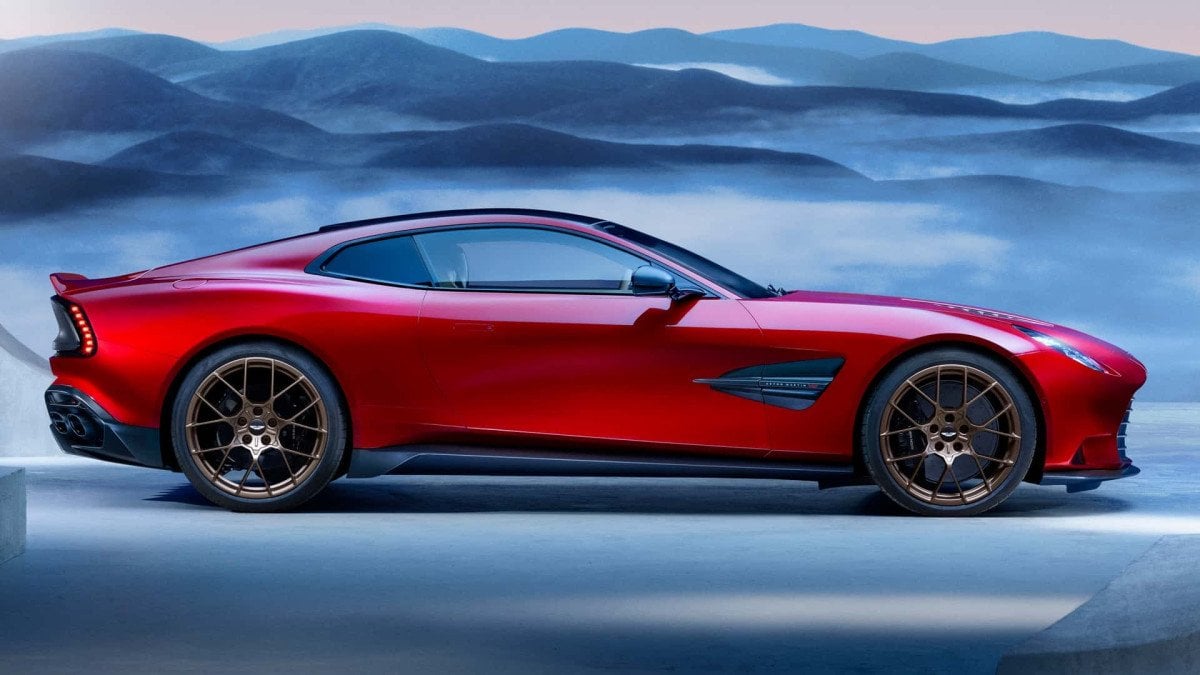 Aston Martin Vanquish 2025: Lüks ve Performansın Zirvesi