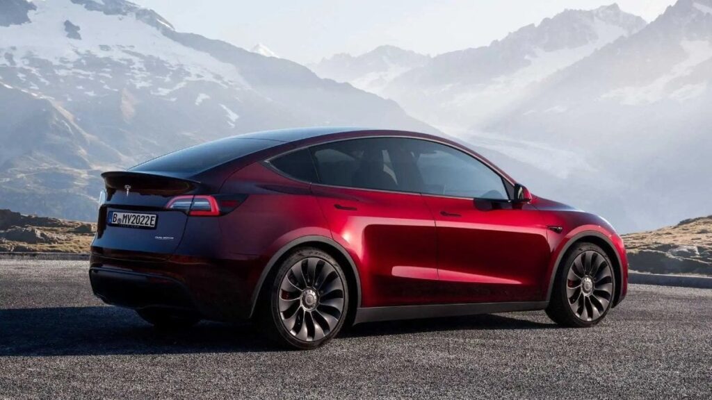 Tesla’nın 2025’te Altı Koltuklu Model Y Üretimi