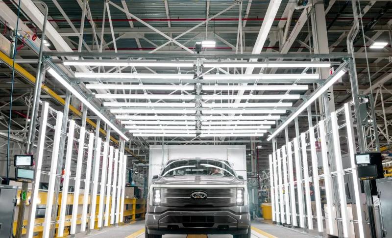 Ford, F-150 Lightning Elektrikli Araç Üretimine Ara Veriyor