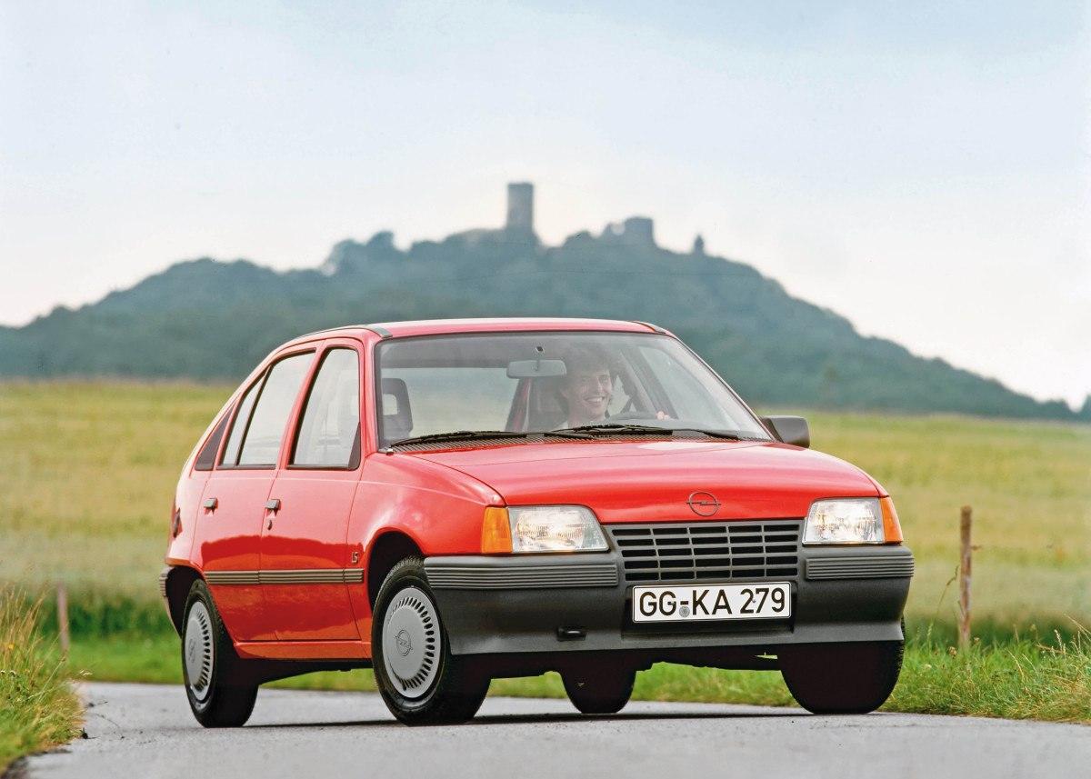 Opel Kadett E: İnovasyonun ve Başarının Simgesi